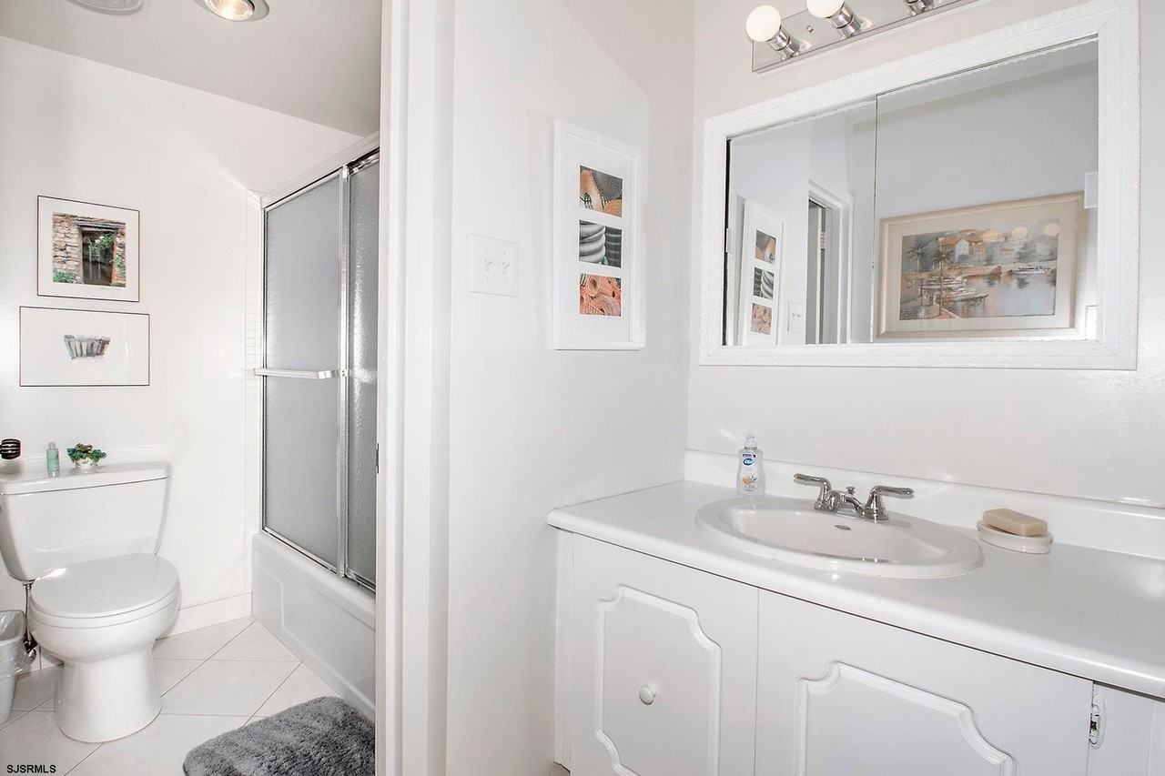 5000 Boardwalk #1613 - Photo 7 of 18