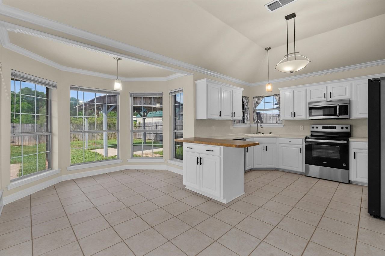 5814 Gold Crest Dr #1 - Photo 4 of 28