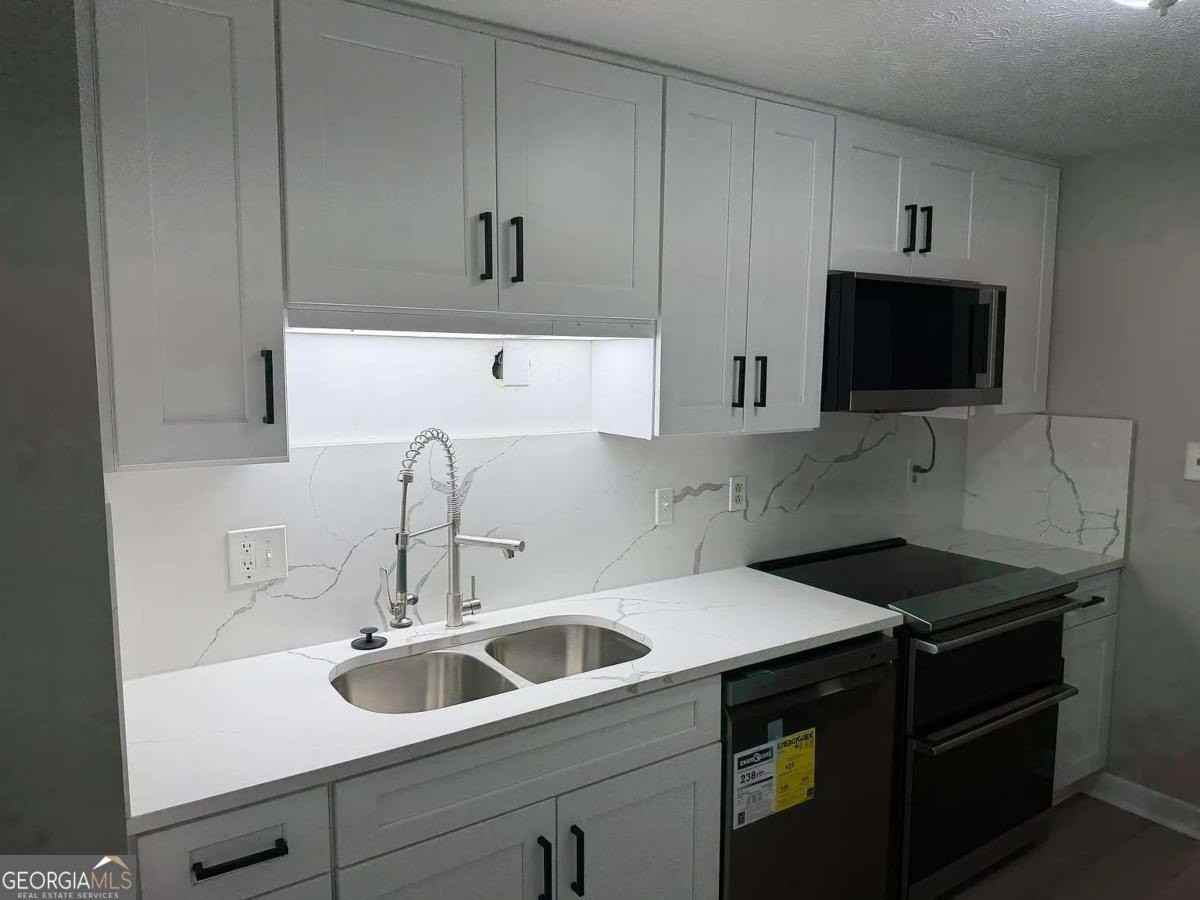 418 Engle Dr - Photo 3 of 14