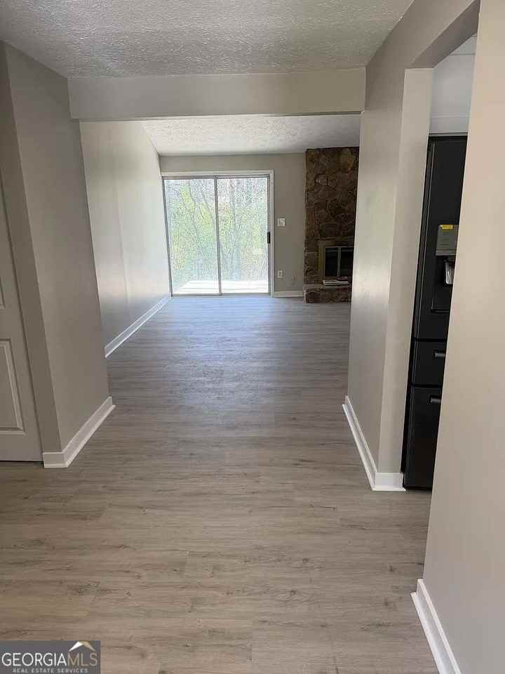 418 Engle Dr - Photo 4 of 14