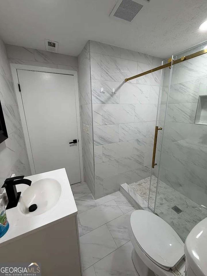 418 Engle Dr - Photo 6 of 14