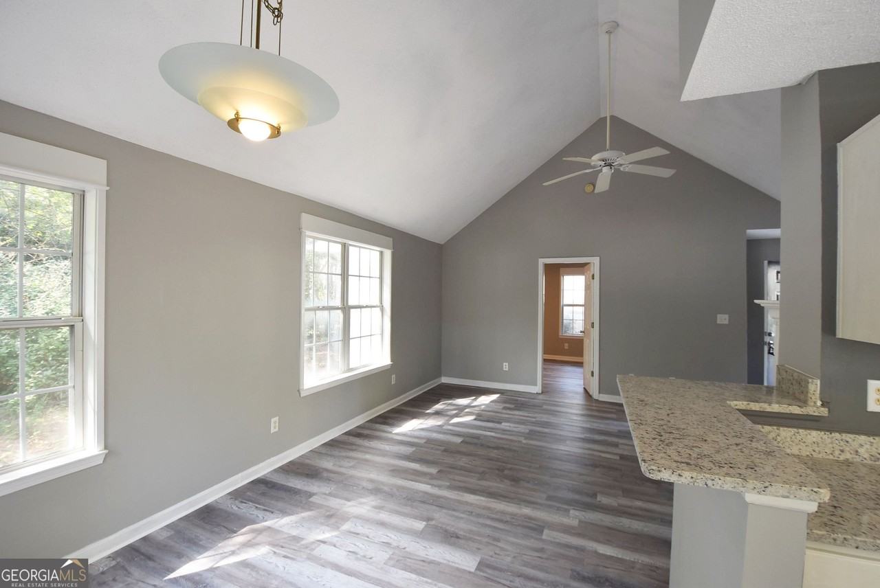 700 S Fairfield Dr - Photo 6 of 29