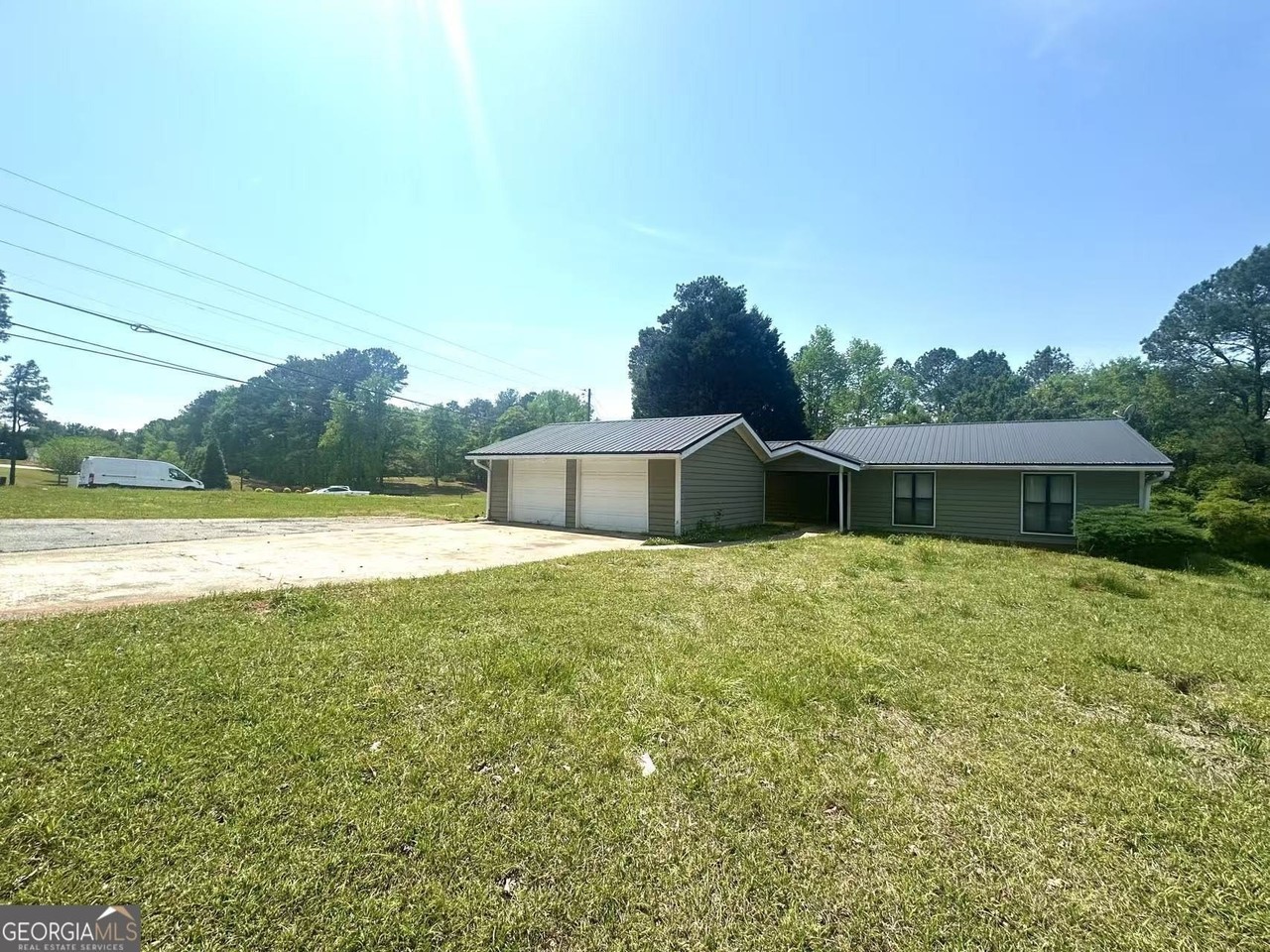 100 Lakeview Ln - Photo 2 of 33