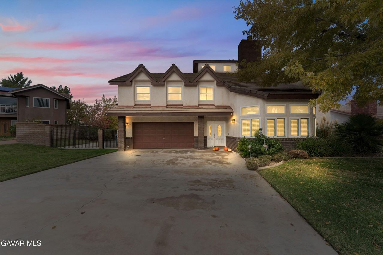 5641 Hickory St - Photo 2 of 50