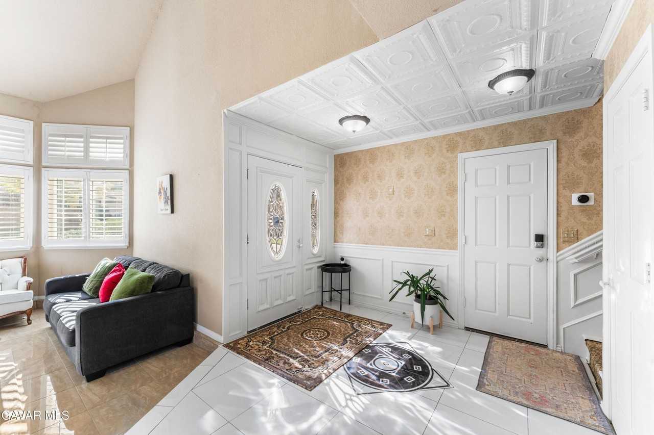 5641 Hickory St - Photo 6 of 50