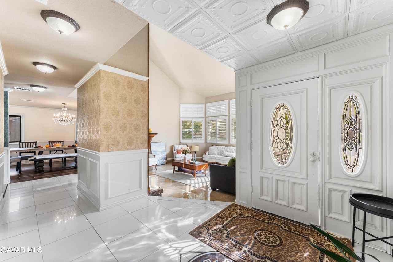 5641 Hickory St - Photo 7 of 50