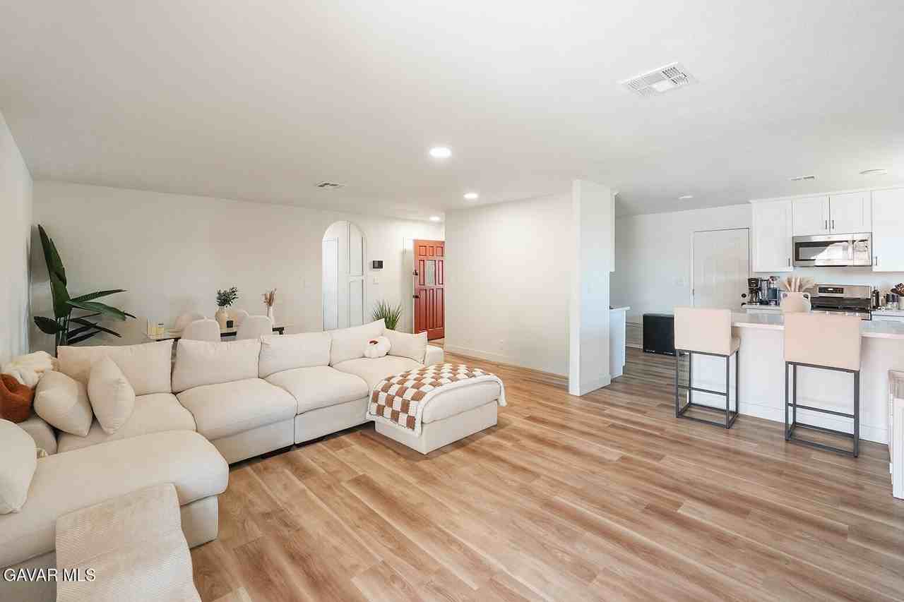 7648 Jimson Ave - Photo 7 of 40