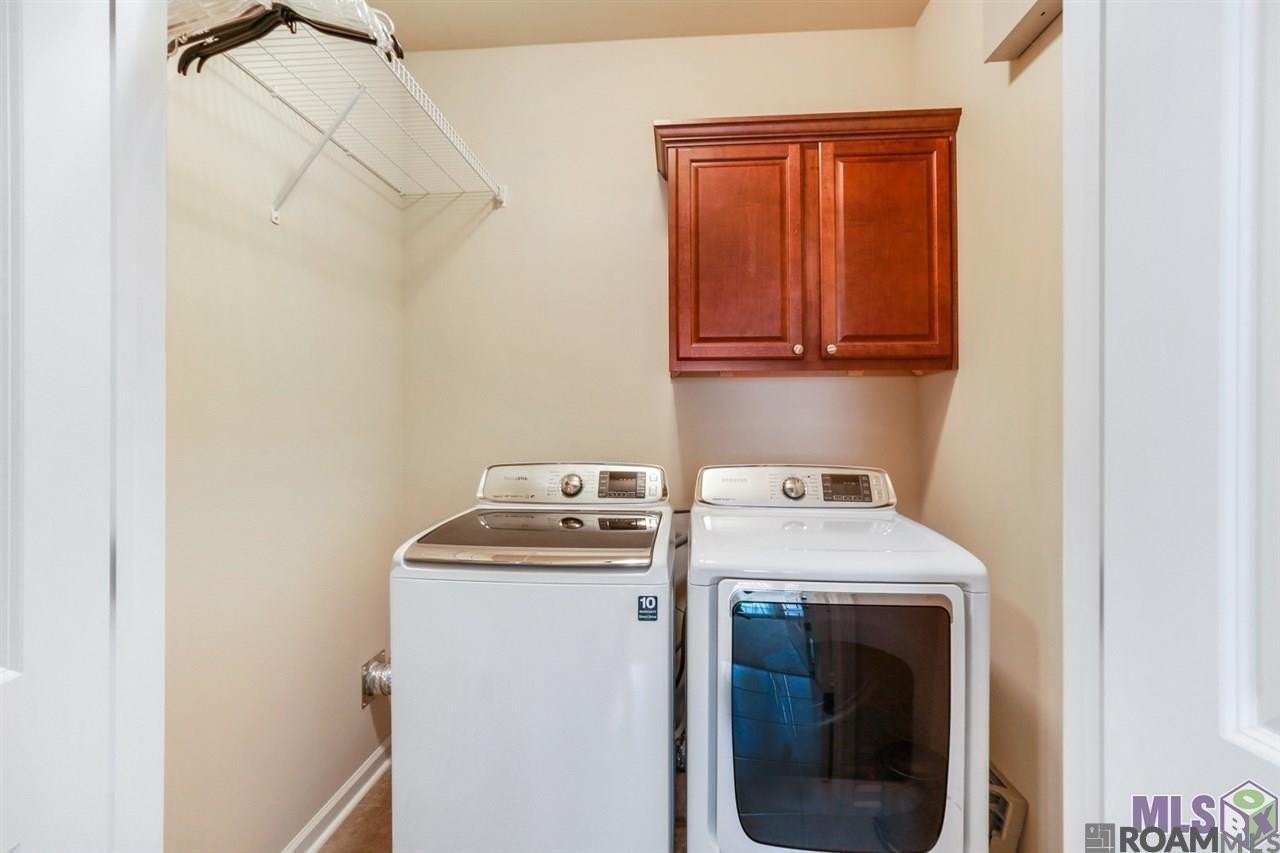 8604 Abertay Ave - Photo 5 of 10