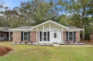 featured image of 1466 Darwood Dr