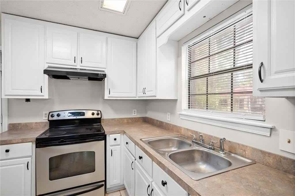 1466 Darwood Dr - Photo 3 of 15