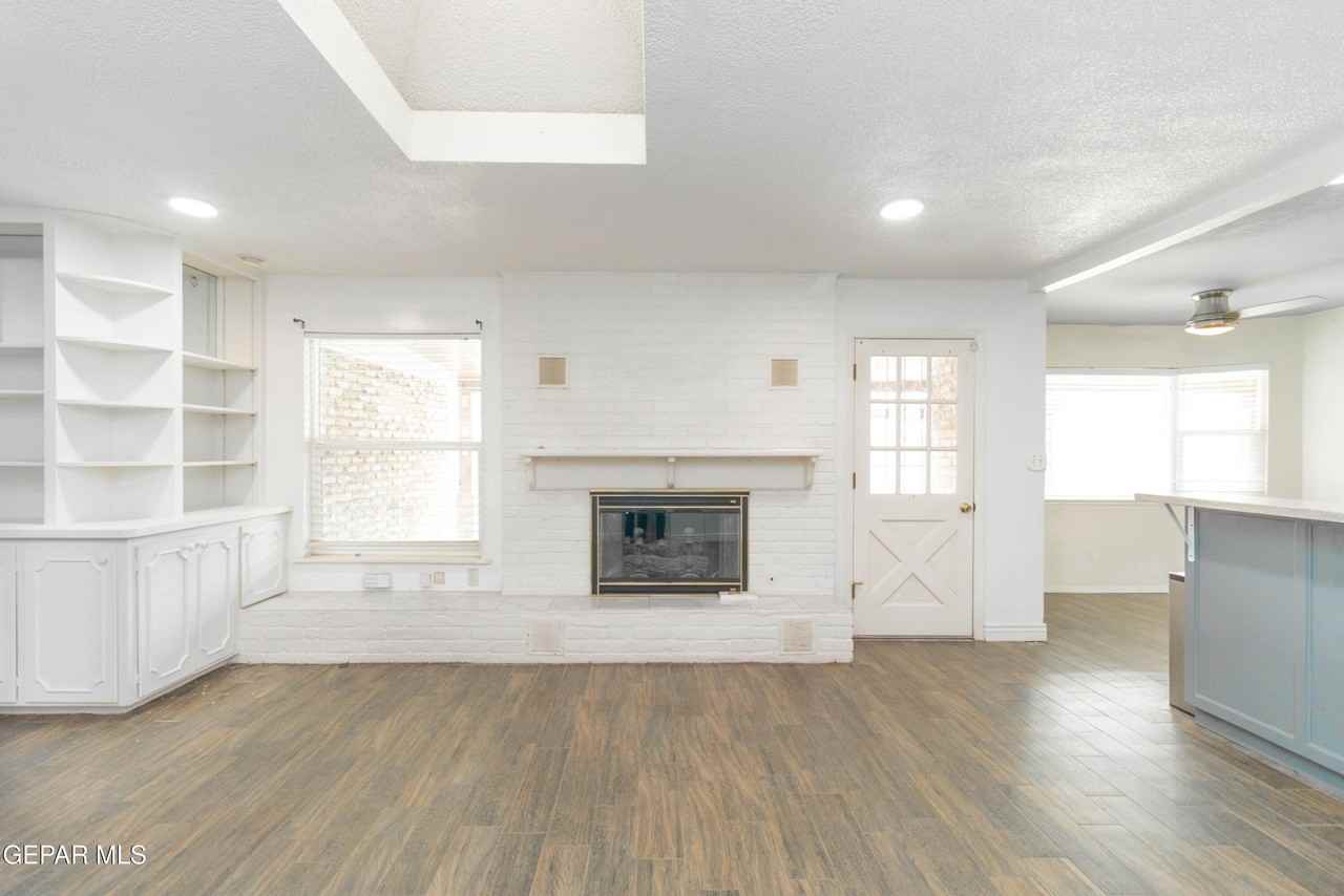 8608 Catalpa Ln - Photo 3 of 50