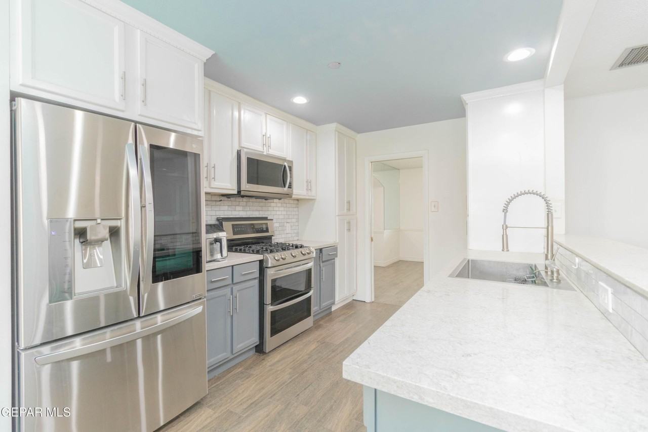 8608 Catalpa Ln - Photo 4 of 50
