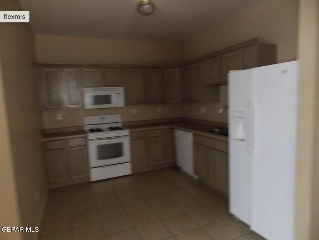 4212 Titanic Ave Unit B - Photo 3 of 10