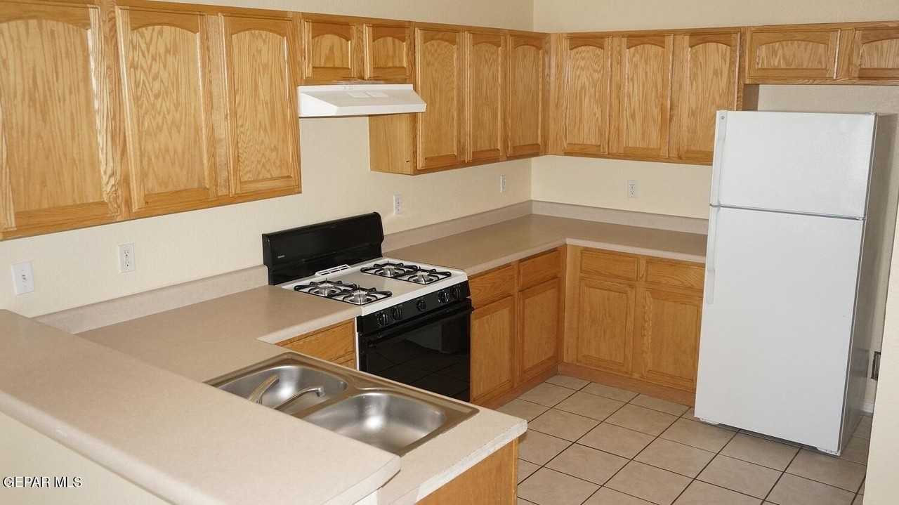 8909 Herbert St Apt C - Photo 7 of 20