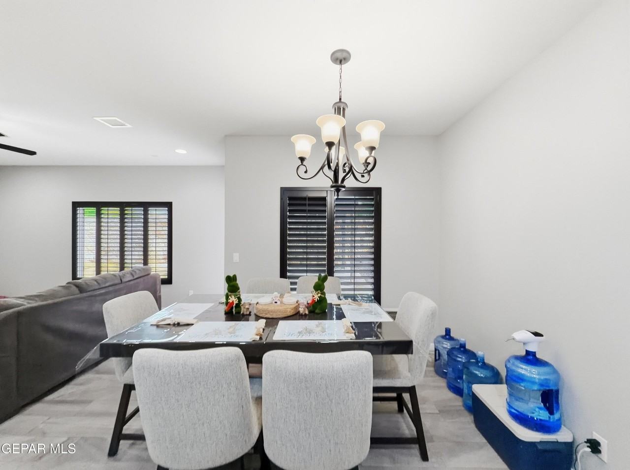 12805 Kingsbury Ave - Photo 6 of 21