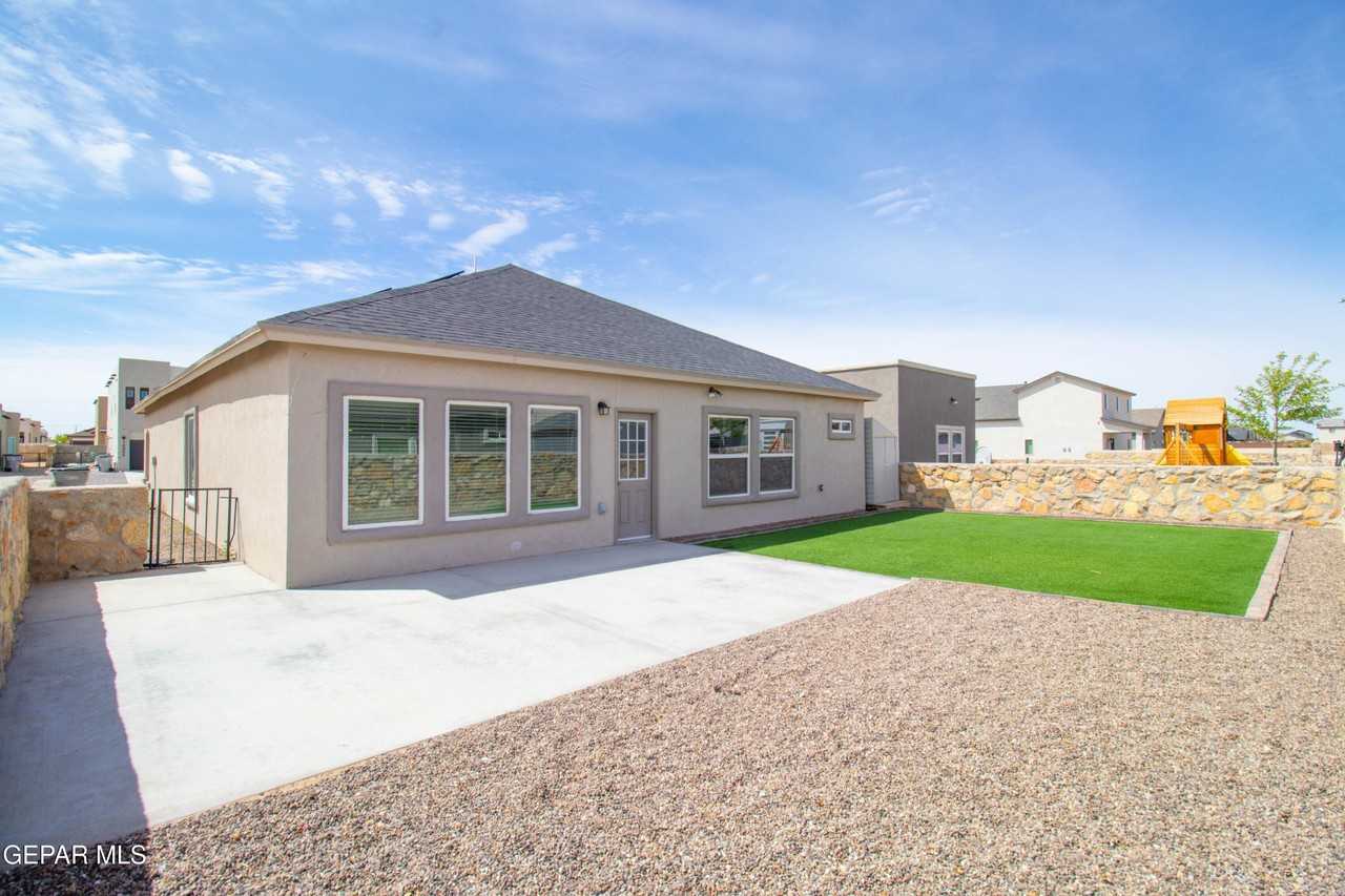 14805 Jack White Ave - Photo 5 of 39