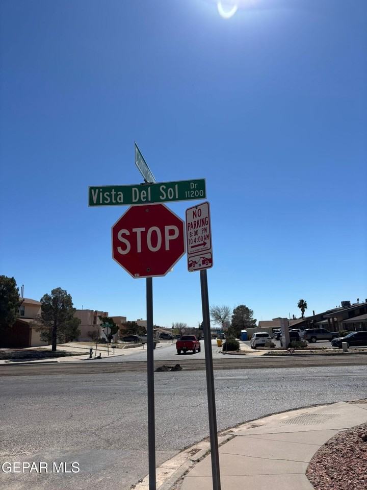 1601 Common Dr Apt A - Photo 2 of 30