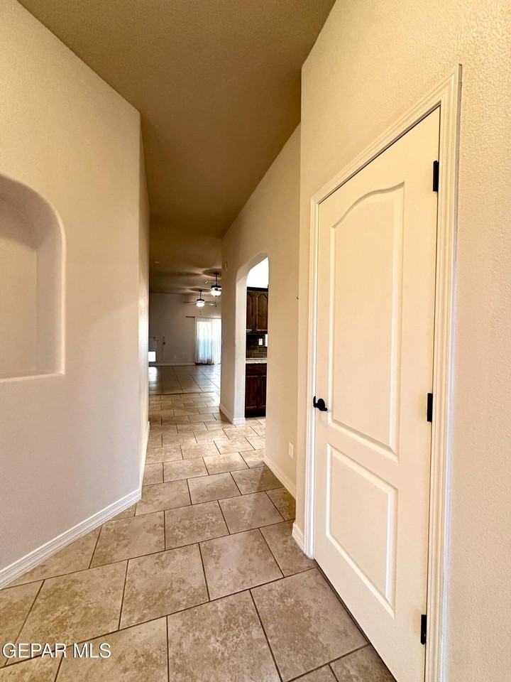 3109 Timber Pl - Photo 7 of 35