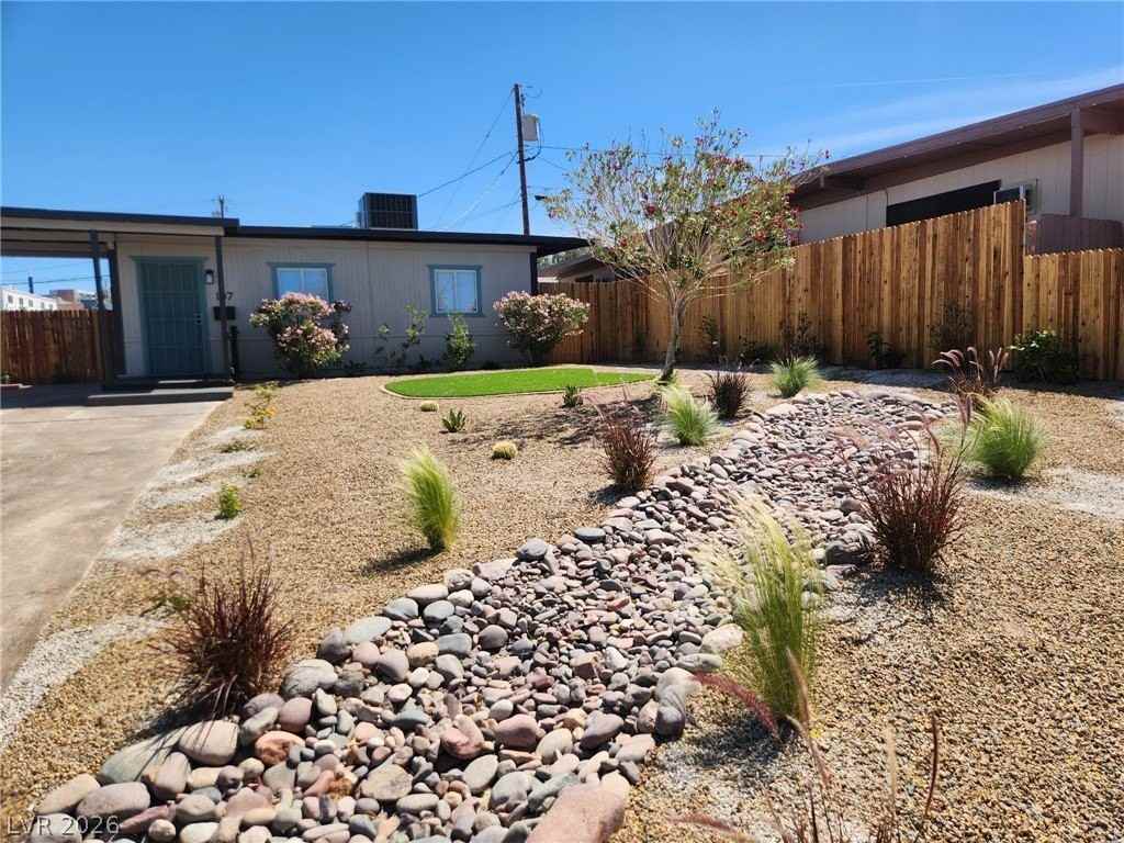 107 Manganese St - Photo 2 of 39