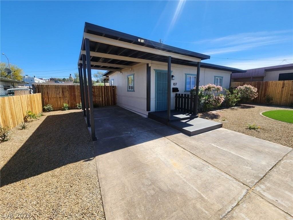 107 Manganese St - Photo 4 of 39