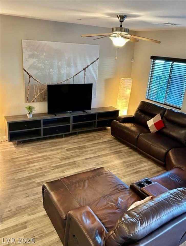 372 Clown Creek St - Photo 3 of 13