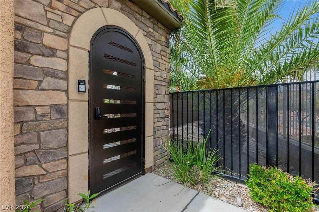 7585 Cactus Peak Ct - Photo 7 of 50