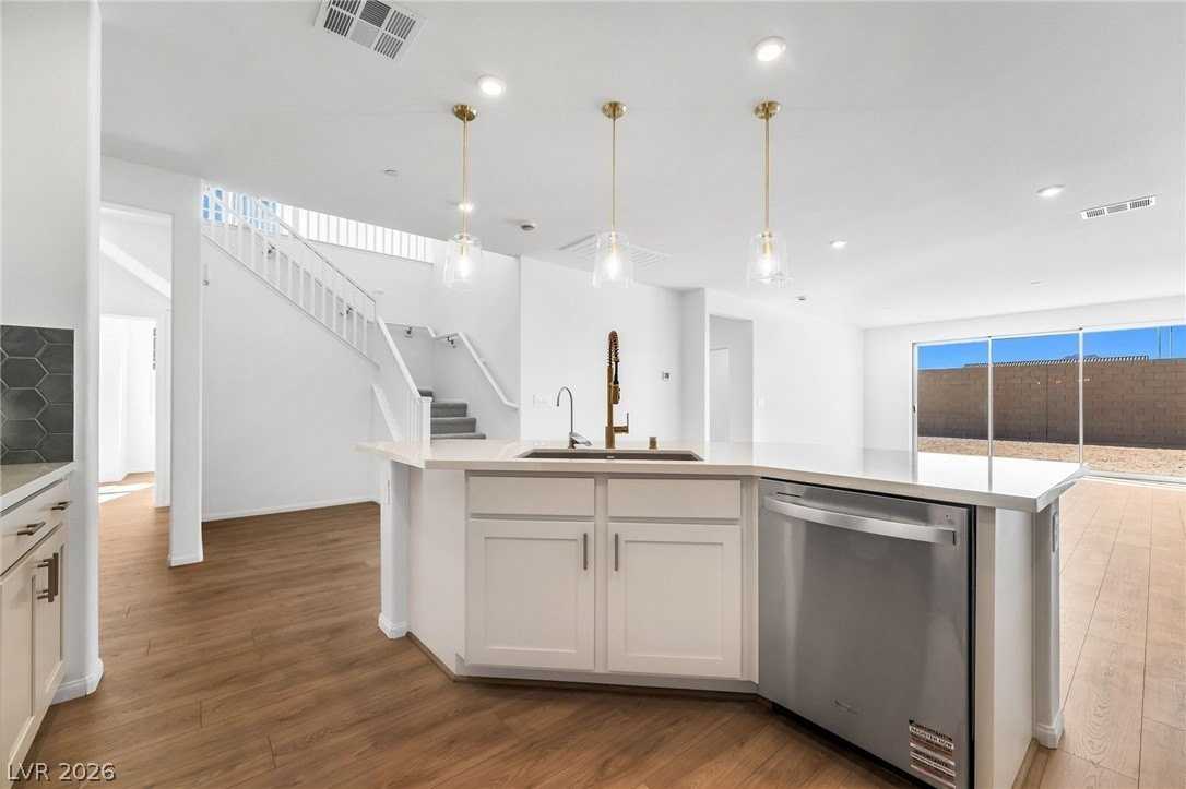 1001 Blooming Skye Ave - Photo 7 of 23