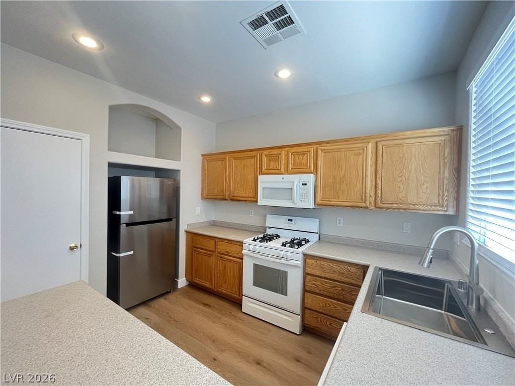 7907 Teal Harbor Ave - Photo 7 of 24