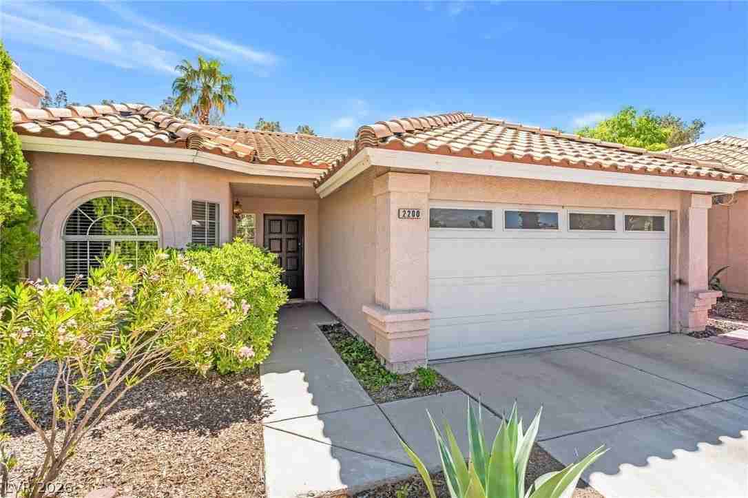 2200 Brighton Shore St - Photo 4 of 44