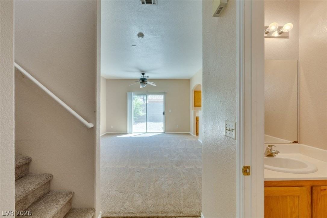 1401 Sycamore Spring Ct - Photo 3 of 31