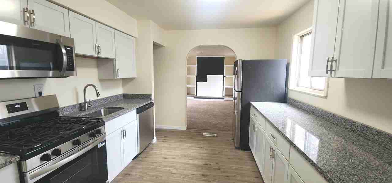 952 Hunter Ave - Photo 2 of 5