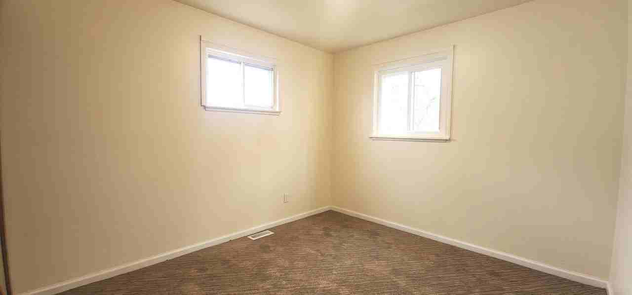 952 Hunter Ave - Photo 5 of 5