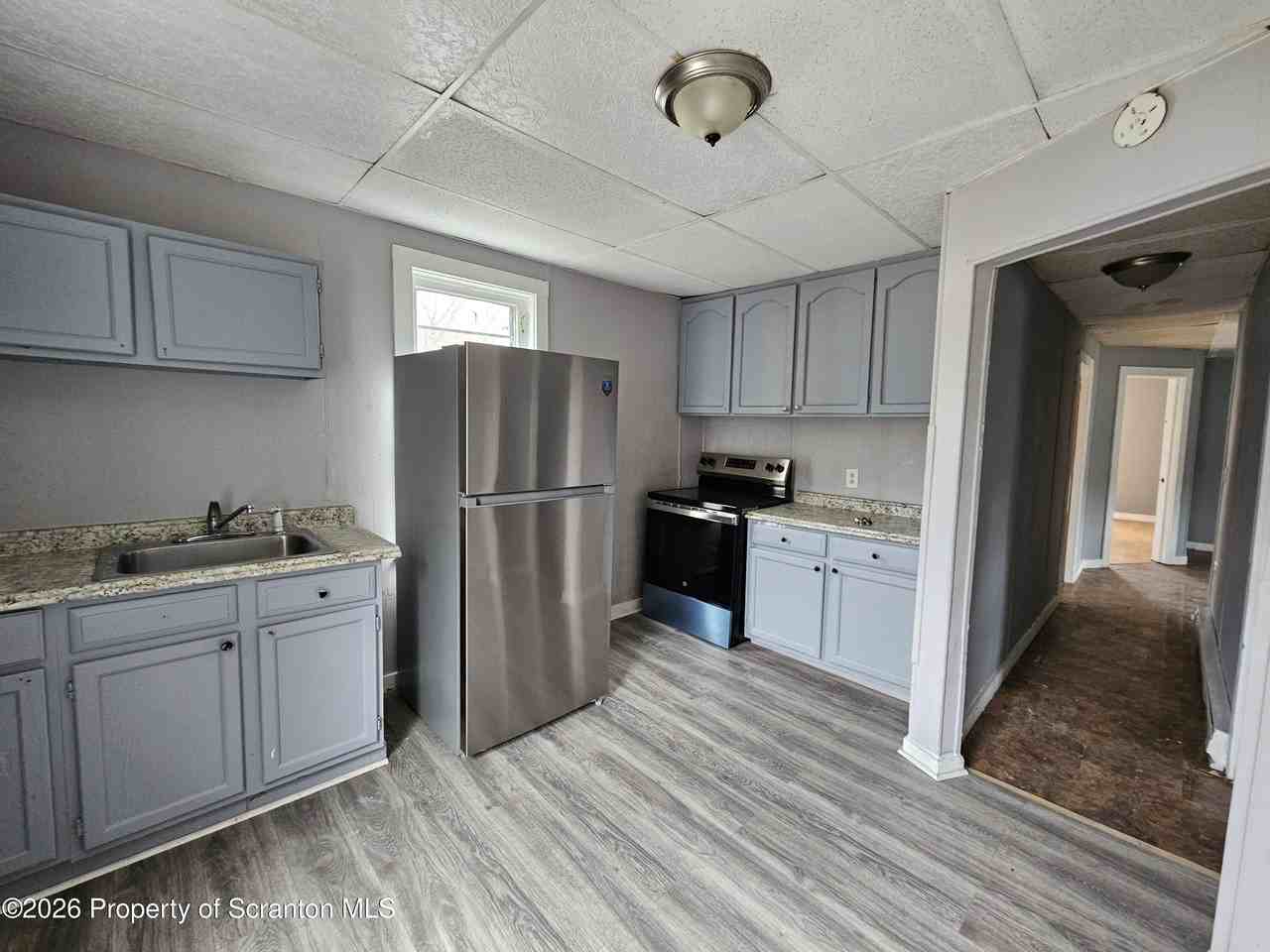 351 Main St Apt B - Photo 2 of 10