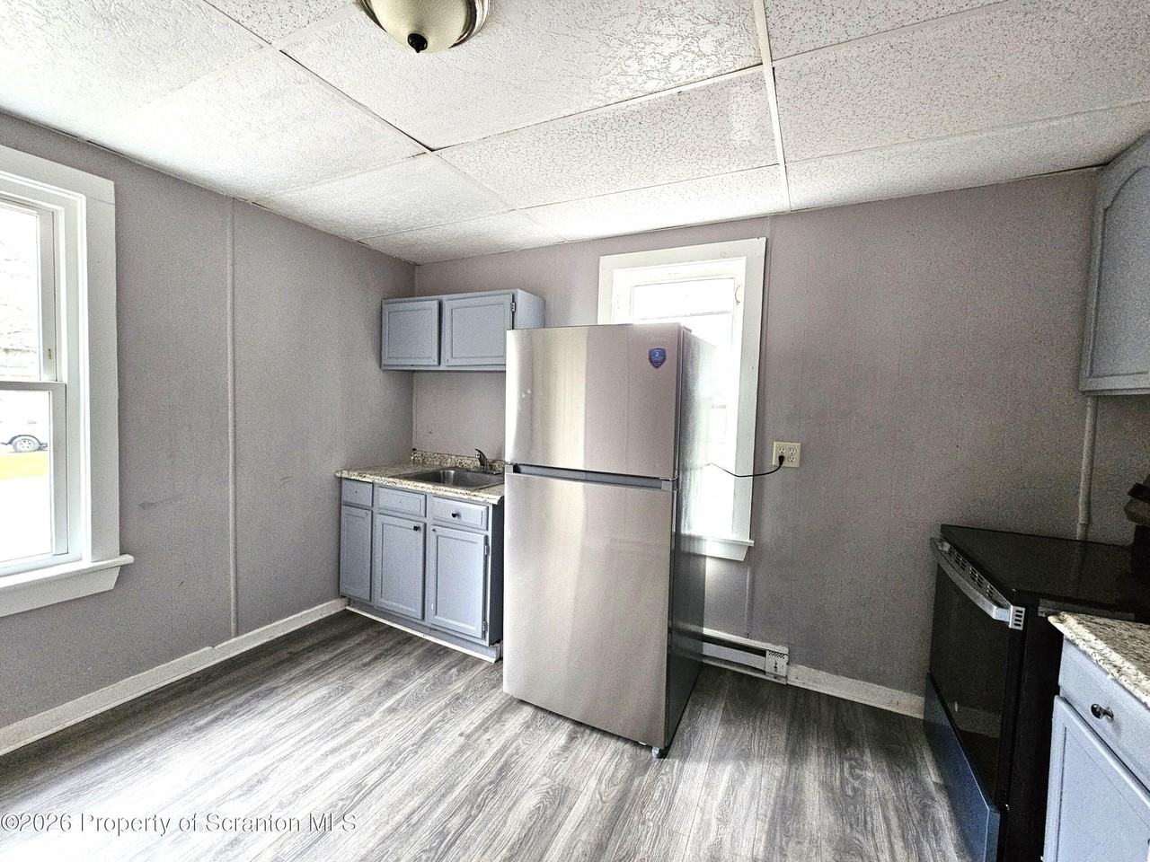 351 Main St Apt B - Photo 3 of 10