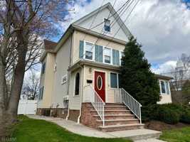 featured image of 302 Walnut Ave