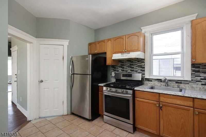 403 E 9th Ave - Photo 6 of 17