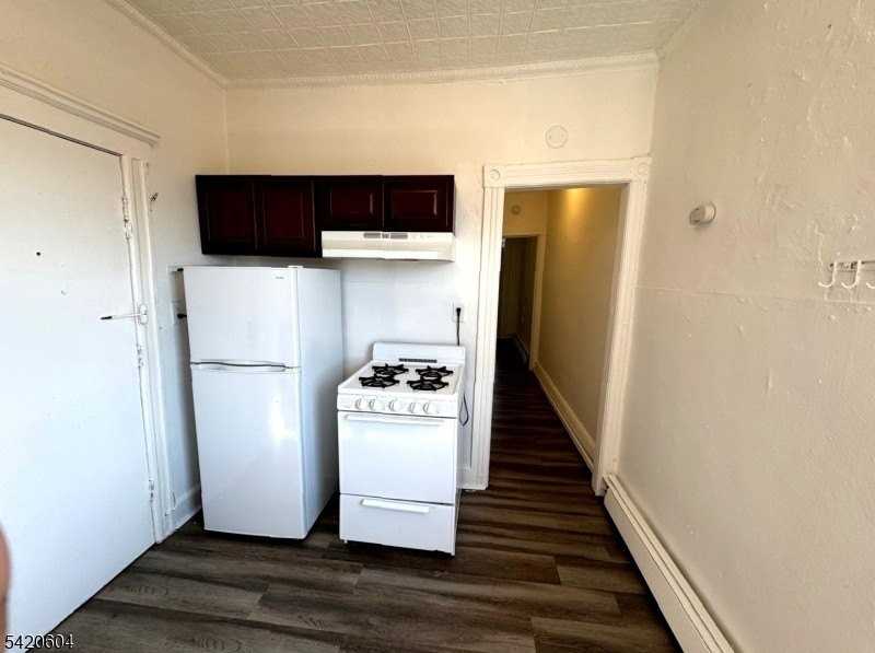 97 Market St #10 - Photo 3 of 5