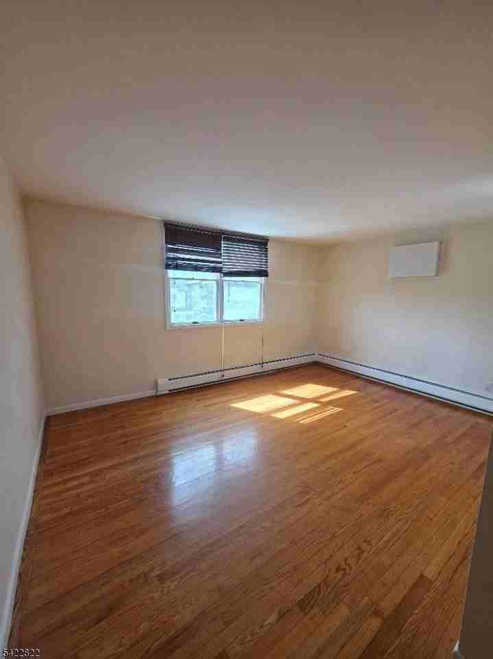 238 Sherman St - Photo 3 of 6