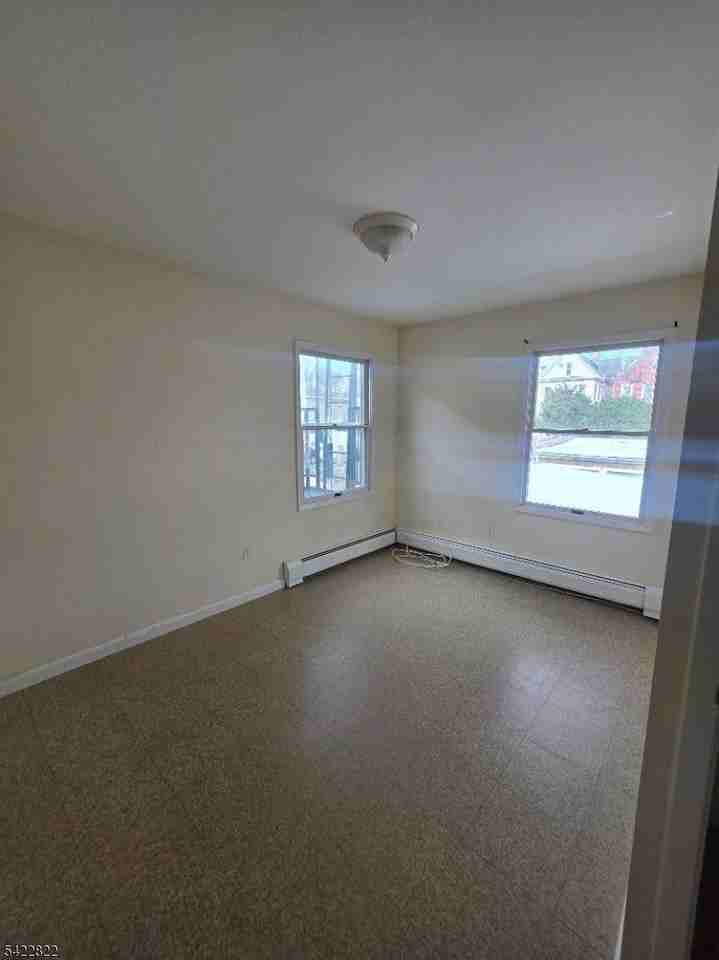 238 Sherman St - Photo 4 of 6