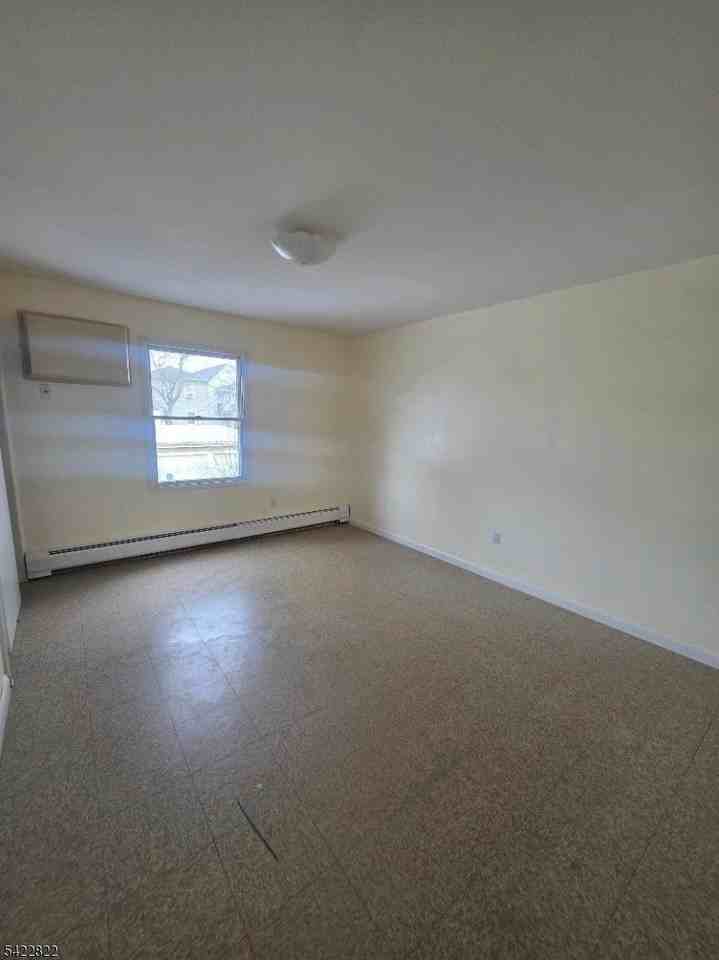 238 Sherman St - Photo 5 of 6