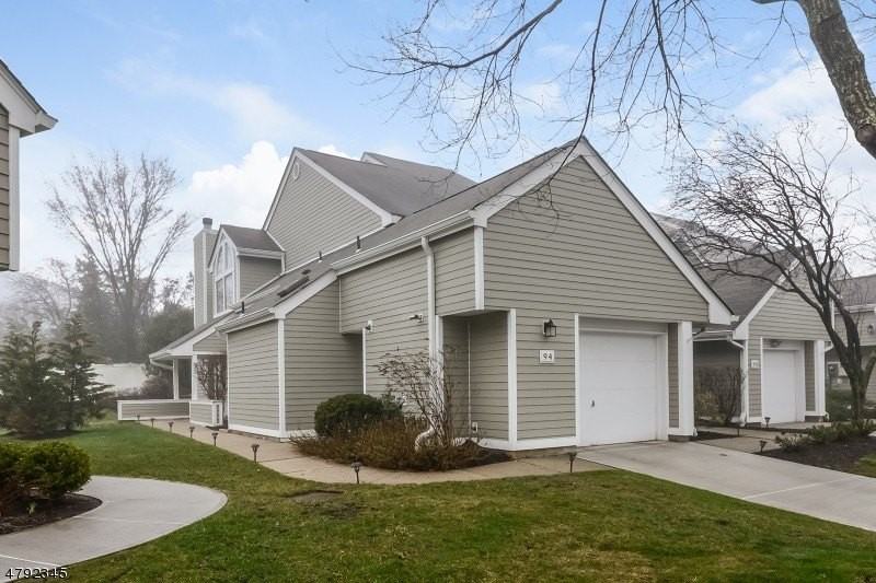 94 Hagerman Ct - Photo 2 of 25