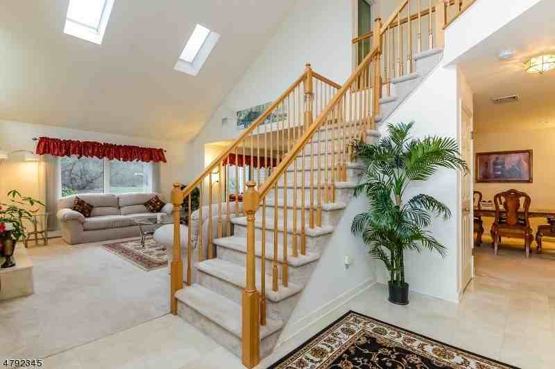 94 Hagerman Ct - Photo 3 of 25