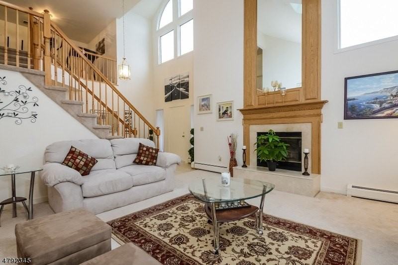 94 Hagerman Ct - Photo 5 of 25