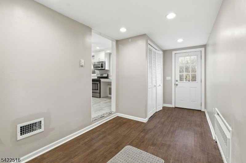 371A Elizabeth Ave #A - Photo 3 of 22