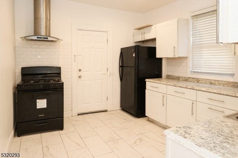 588 Argyle Ave #3 - Photo 3 of 18