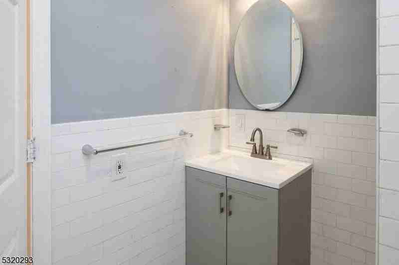 588 Argyle Ave #3 - Photo 6 of 18