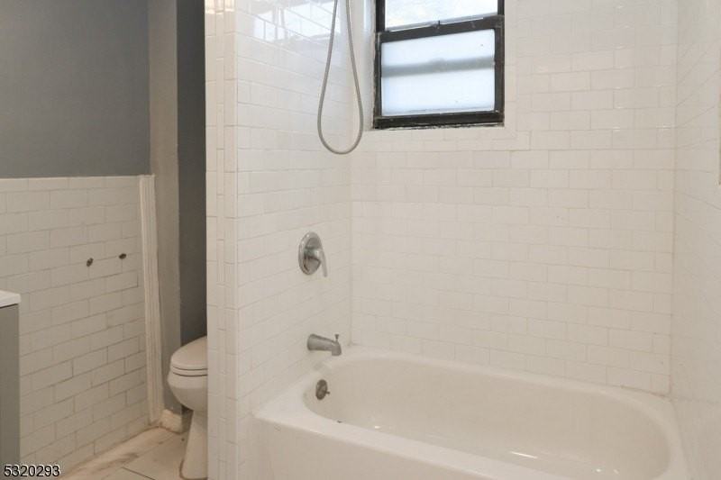 588 Argyle Ave #3 - Photo 7 of 18