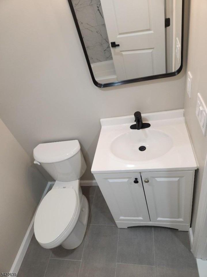 410 S 8th St - Photo 5 of 8