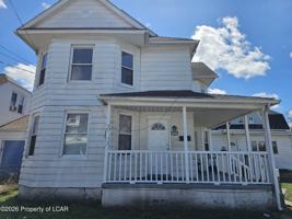 featured image of 187 1/2 Broad St