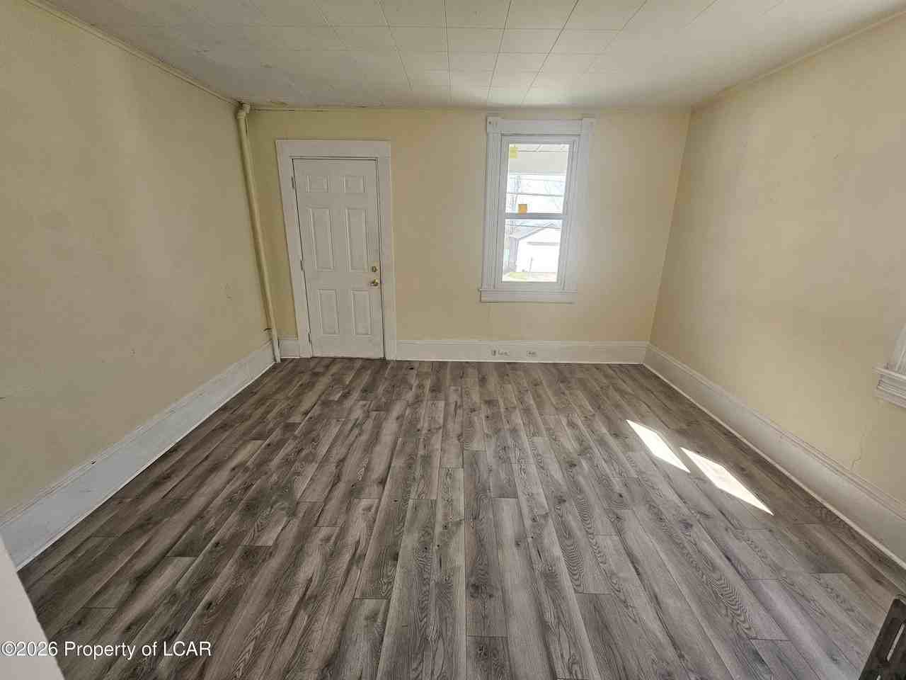 229 Nesbitt St - Photo 3 of 15